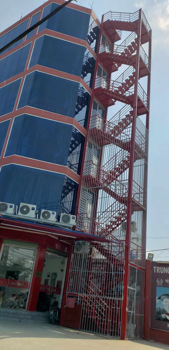 Thi công cầu thang ngoài trời - Cơ Khí Xây Dựng Hoàng Ngọc - Công Ty TNHH Cơ Khí Xây Dựng Hoàng Ngọc